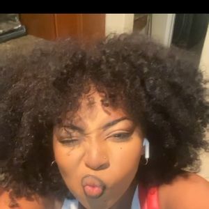 Meet your Posher, Anyssa
